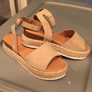 Ankle strap sandals